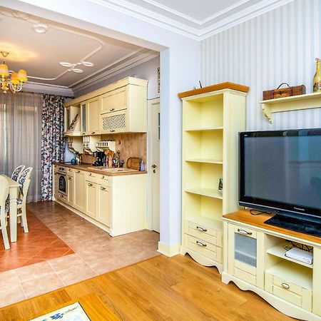 شقة فارنا  في Central Shabby Chic Flat Close To Paid Parking المظهر الخارجي الصورة