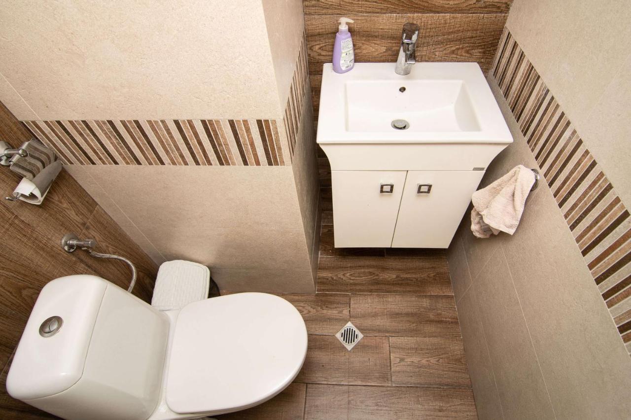 شقة فارنا  في Central Shabby Chic Flat Close To Paid Parking المظهر الخارجي الصورة