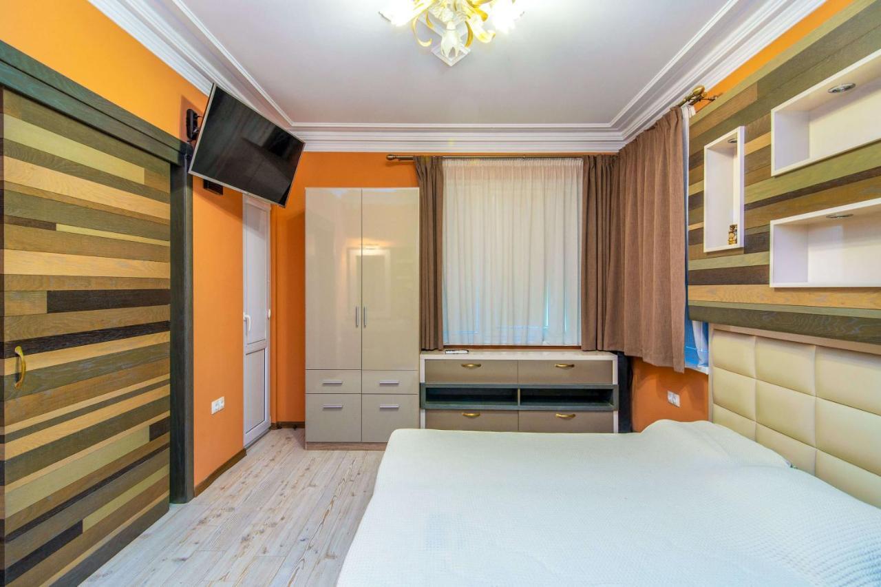 شقة فارنا  في Central Shabby Chic Flat Close To Paid Parking المظهر الخارجي الصورة