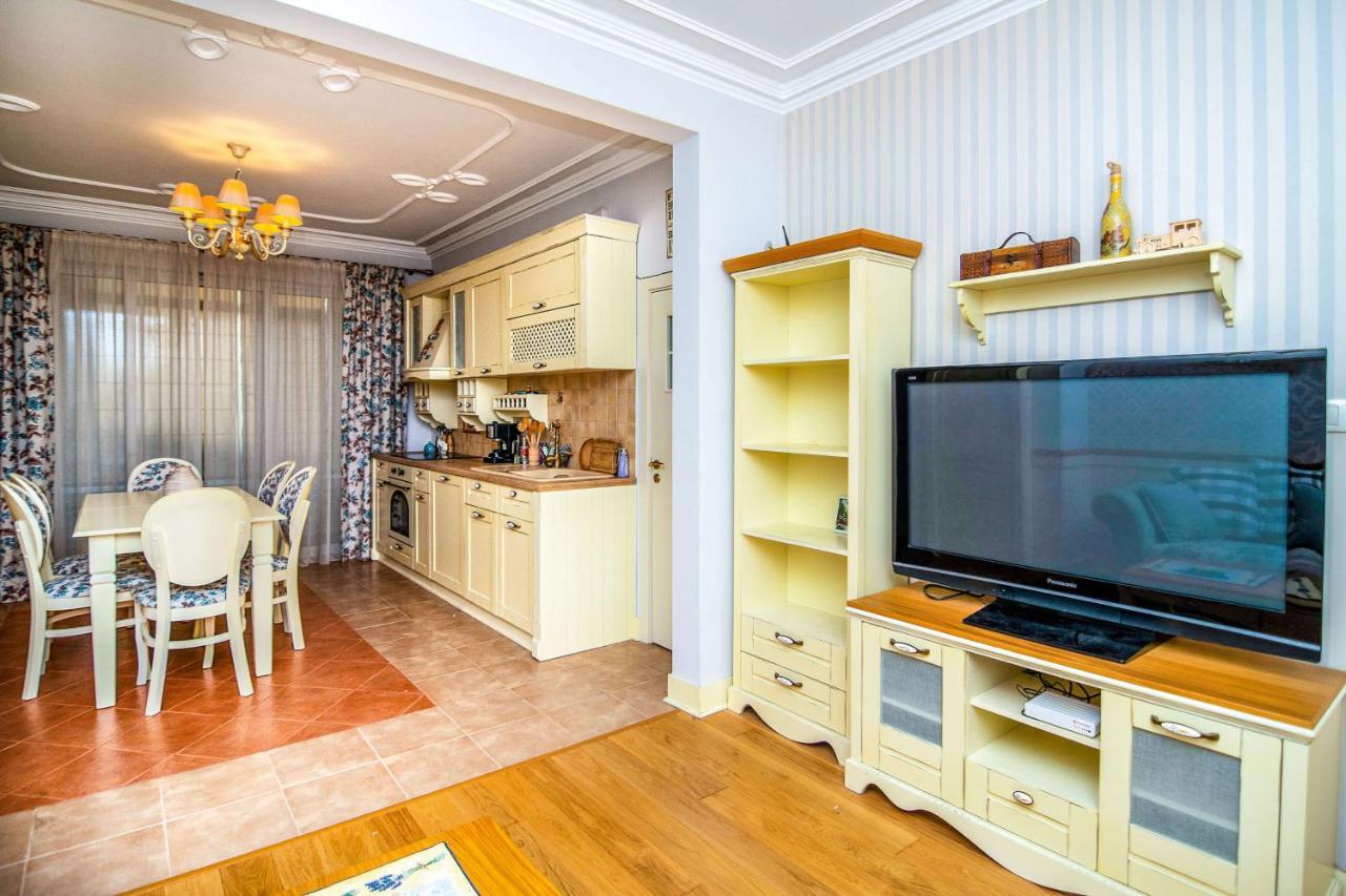 شقة فارنا  في Central Shabby Chic Flat Close To Paid Parking المظهر الخارجي الصورة