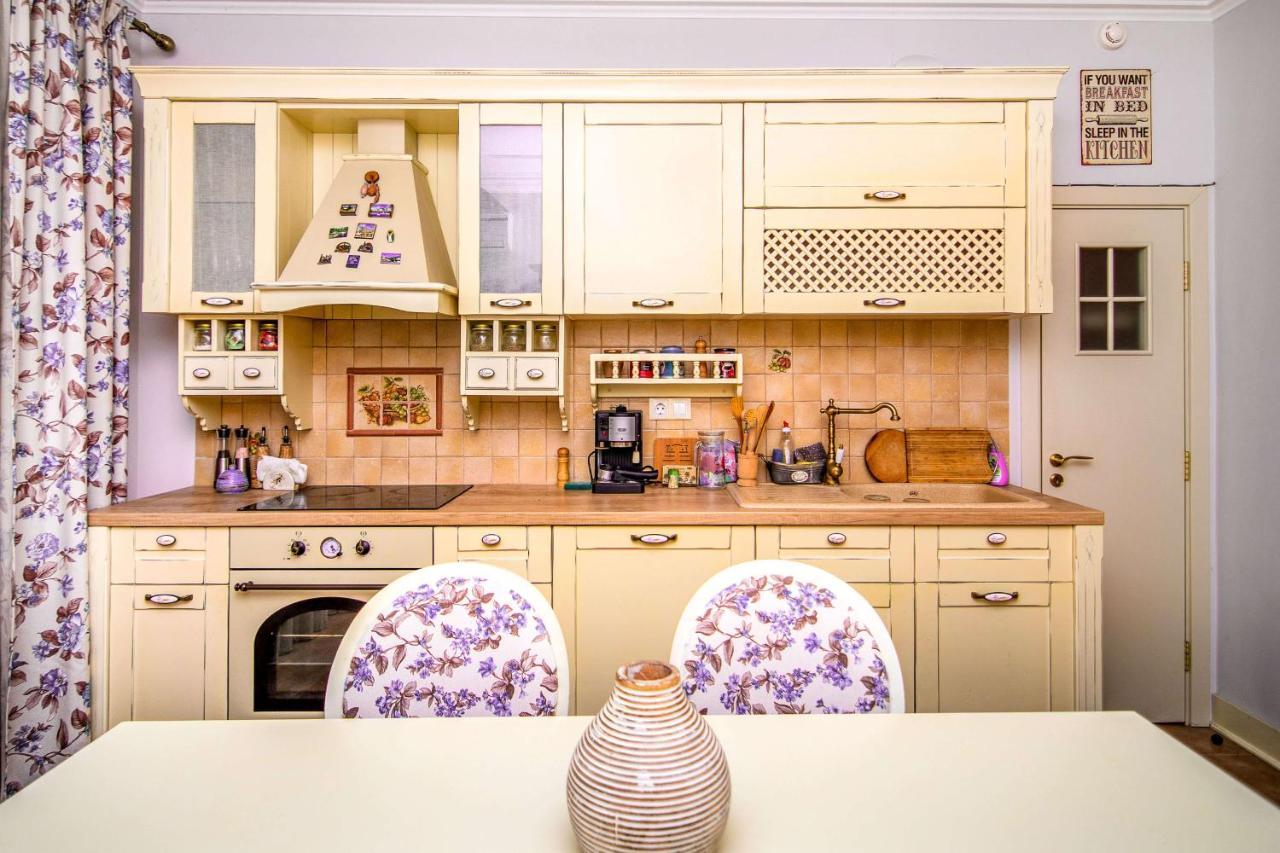 شقة فارنا  في Central Shabby Chic Flat Close To Paid Parking المظهر الخارجي الصورة