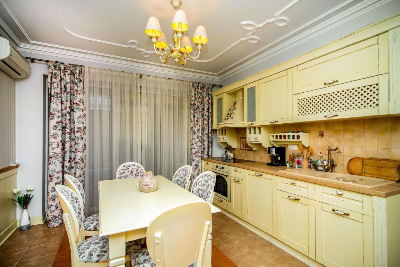 شقة فارنا  في Central Shabby Chic Flat Close To Paid Parking المظهر الخارجي الصورة