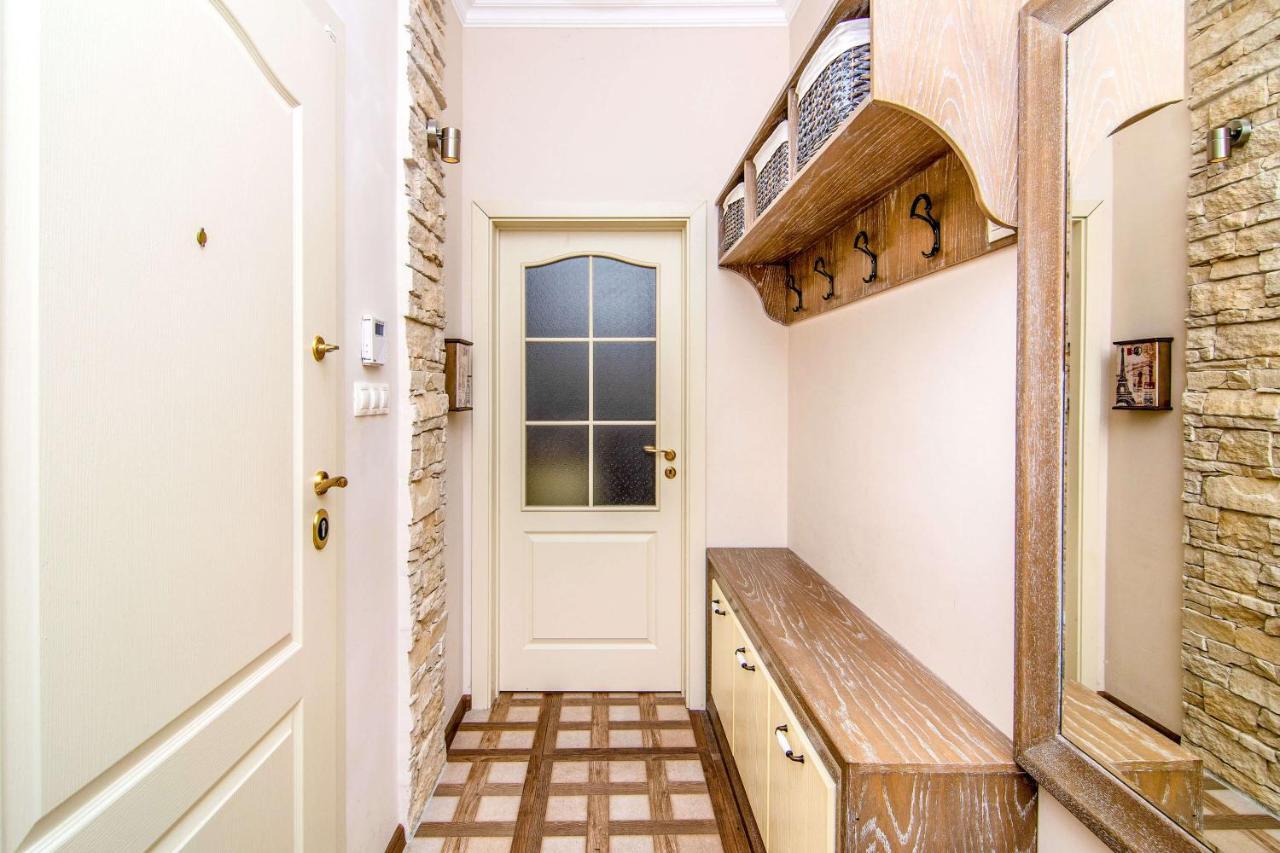 شقة فارنا  في Central Shabby Chic Flat Close To Paid Parking المظهر الخارجي الصورة